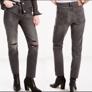 NWT Levi’s Wedgie Fit Black Wash Jean